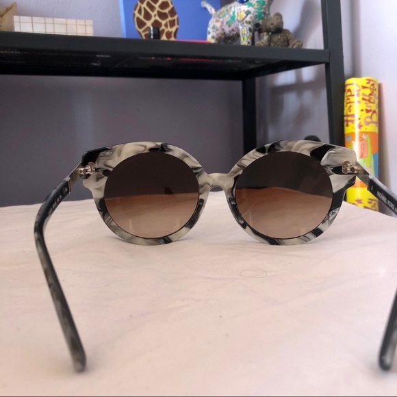 MICHAEL KORS SUNGLASSES - Picture 4 of 4